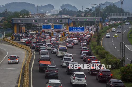 Pasteur Toll Exit Blamed for Bandung Traffic Jams, KDM Proposes This Plan