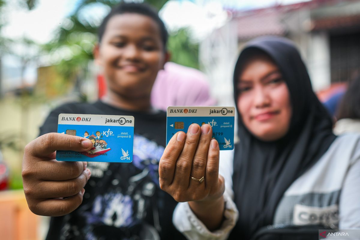Jakarta's Efforts to Eradicate Poverty by Facilitating Access to Education