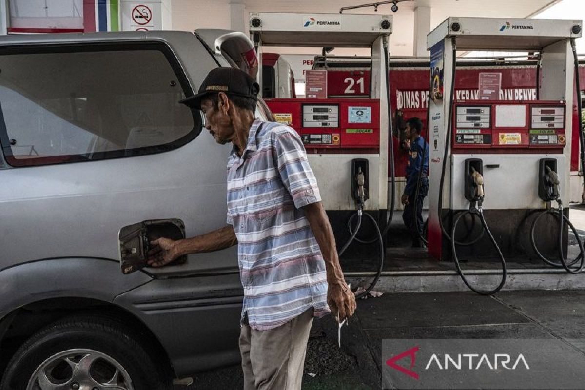 Experts Deem Rise in Non-Subsidised Fuel Prices Reasonable Amid Crisis