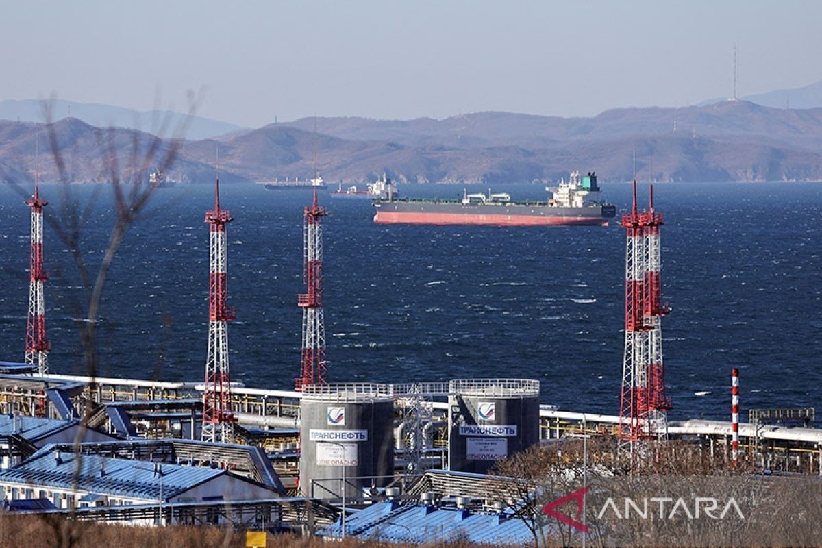 US calls extension of Russian oil sales permit a pragmatic decision
