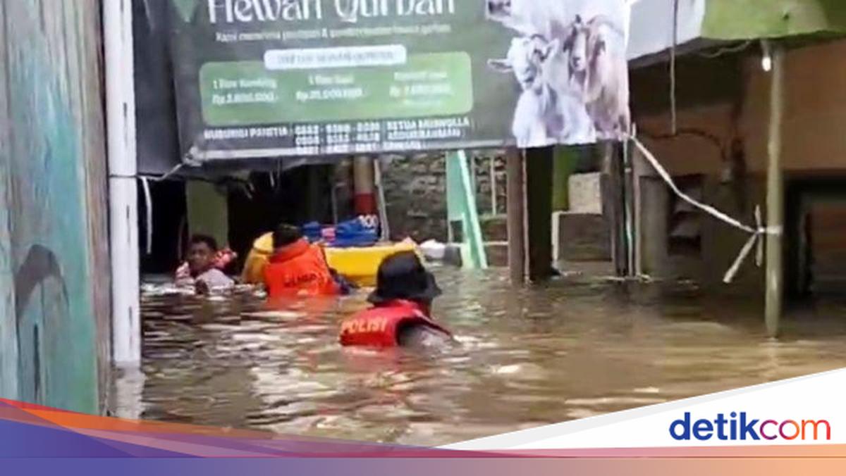 Flooding in Kebon Pala, East Jakarta, Reaches 1.75 Metres, Residents Begin Evacuating