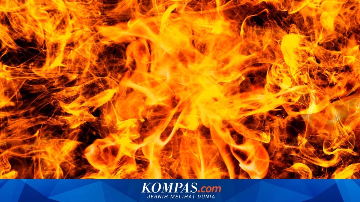 Indonesian Citizen Affected by Fire Destroying 1,000 Floating Houses in Malaysia