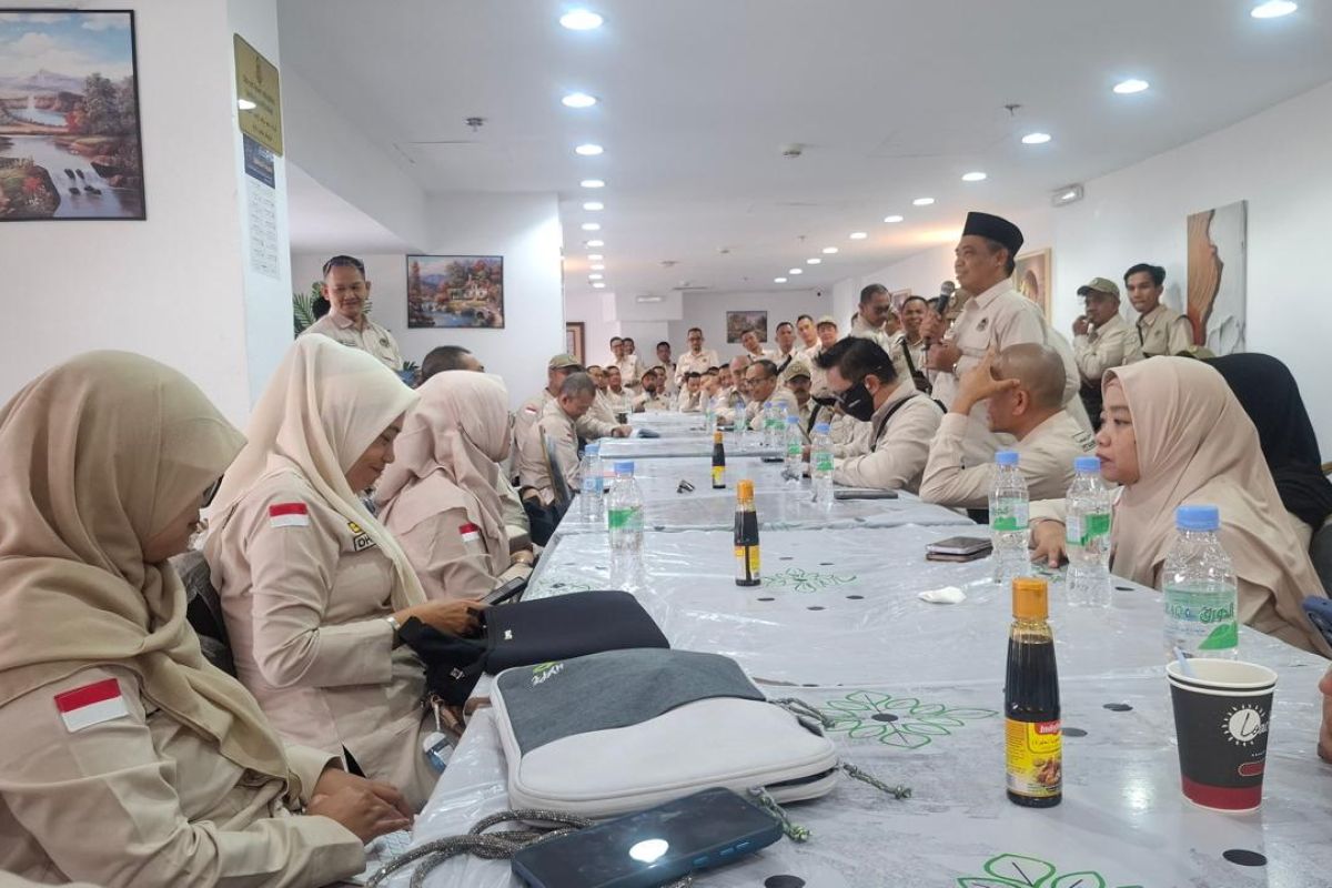 Hajj officials must provide a sense of calm for pilgrims upon arrival at the airport