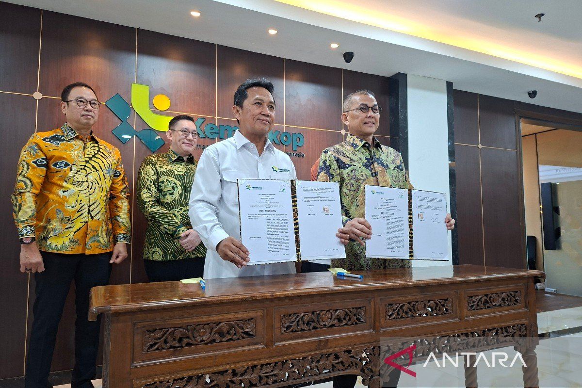 Coop Minister: Mini Solar Power Plants Support Red and White Village Cooperatives and Electricity Provision in Villages