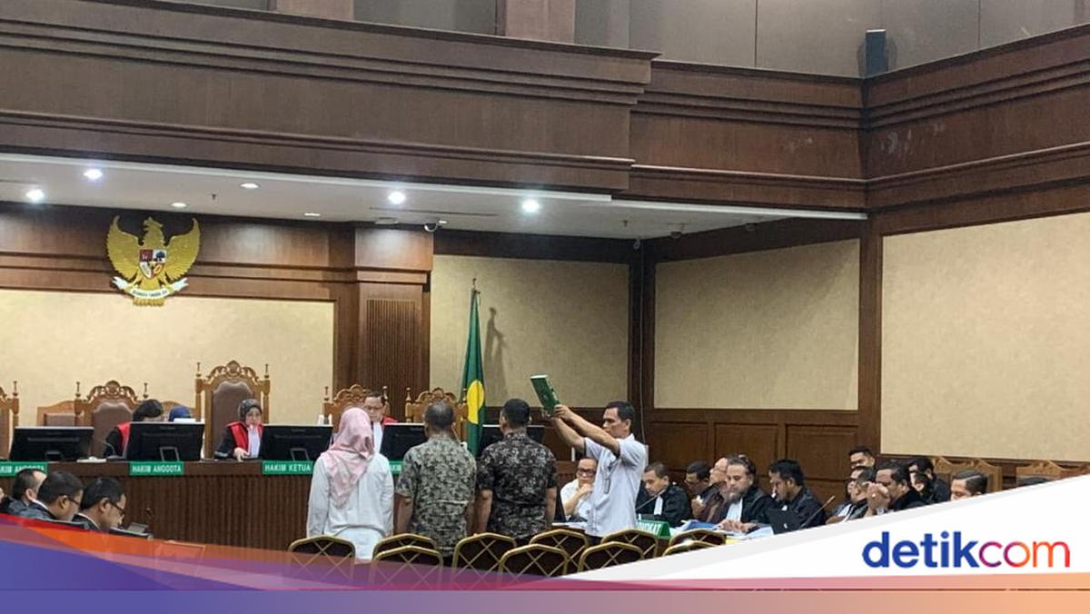 Irvian Bobby 'Sultan' of Manpower Ministry Claims Intimidation Since Entering KPK Detention