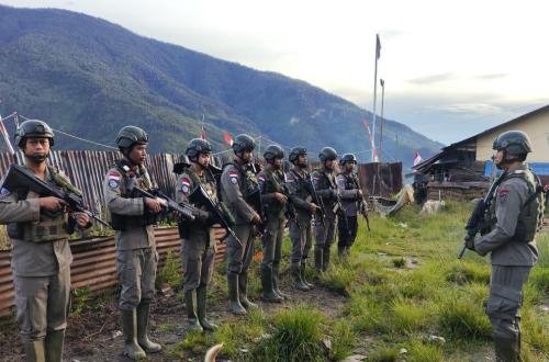 Peace Cartenz Task Force Captures Two Armed Separatist Members in Pegunungan Bintang