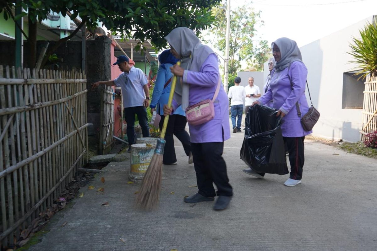 Waste Sorting Initiative Reduces Waste Volume in North Jakarta's Rorotan