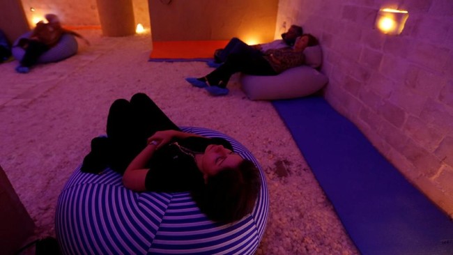 Hypnotherapy: The Path to Total Healing for Indonesia's Traumatised Generation