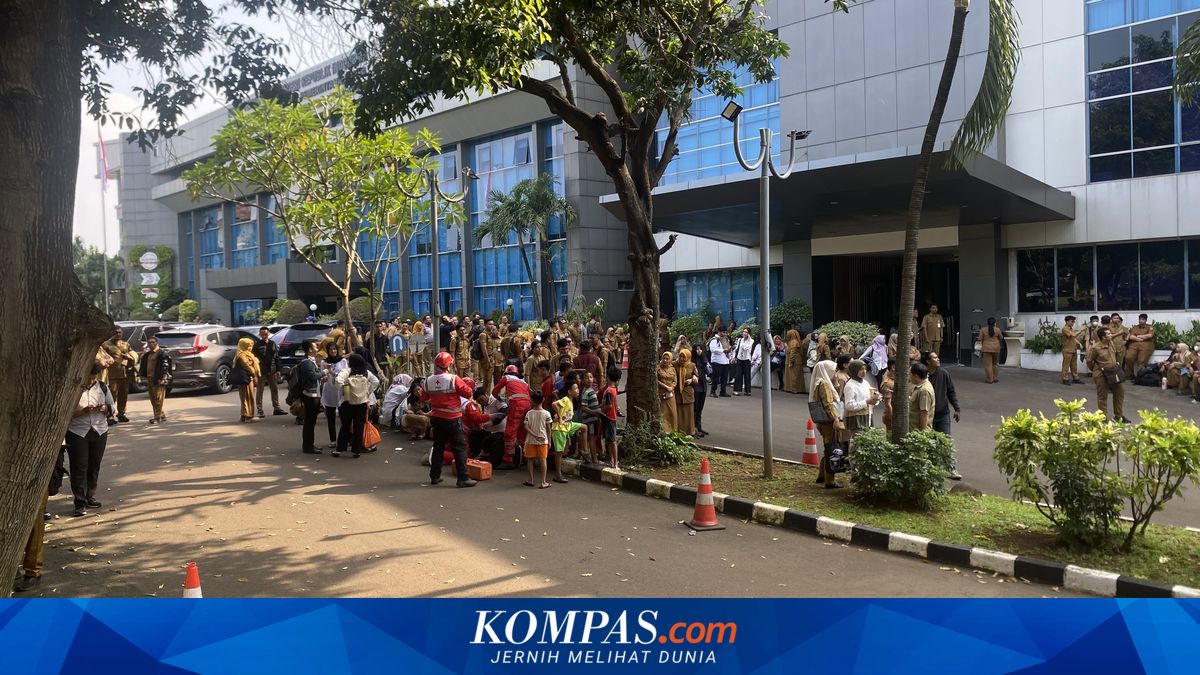 Fire at Ministry of Home Affairs Office in South Jakarta, 18 Fire Trucks Deployed, 6 People Injured