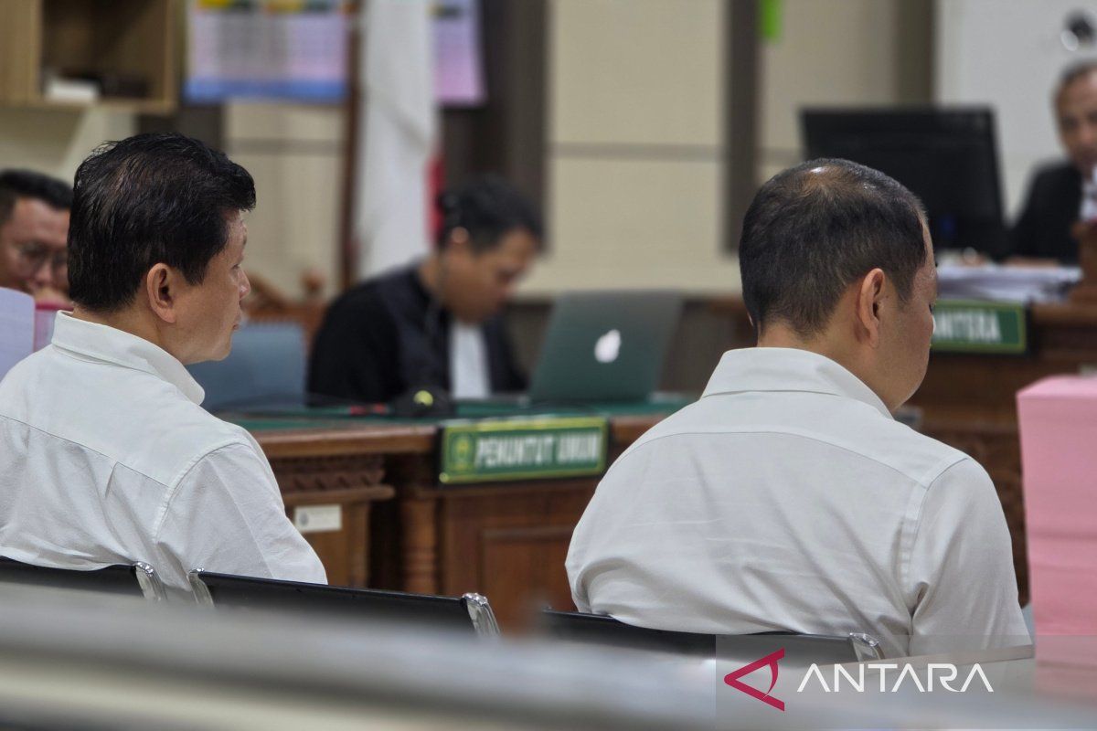 Two Sritex bosses, brothers, face 16-year prison sentences