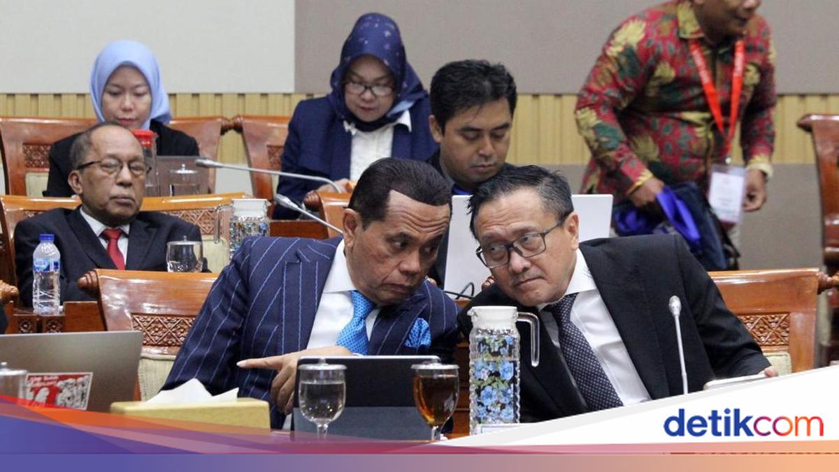 DPR Meeting: Juniver Girsang Proposes Establishment of Advocates' Supervisory Board