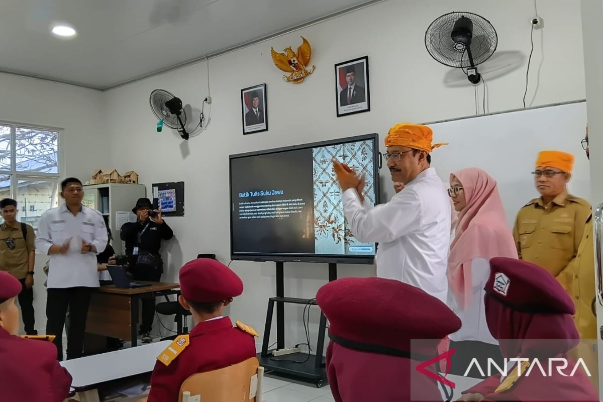 Social Minister Directly Reviews Teaching and Learning Activities at SRMP 22 Sigi