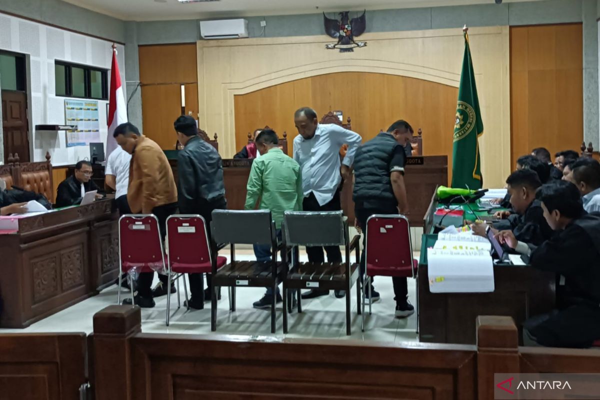 NTB DPRD Member Lalu Arif Admits Receiving Rp200 Million from Accused Gratification Defendant