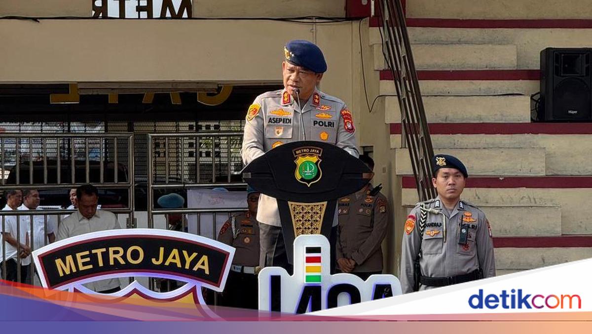 Metro Police Chief Emphasises Humanism at Brimob Roll Call: Do Not Hurt the People's Hearts