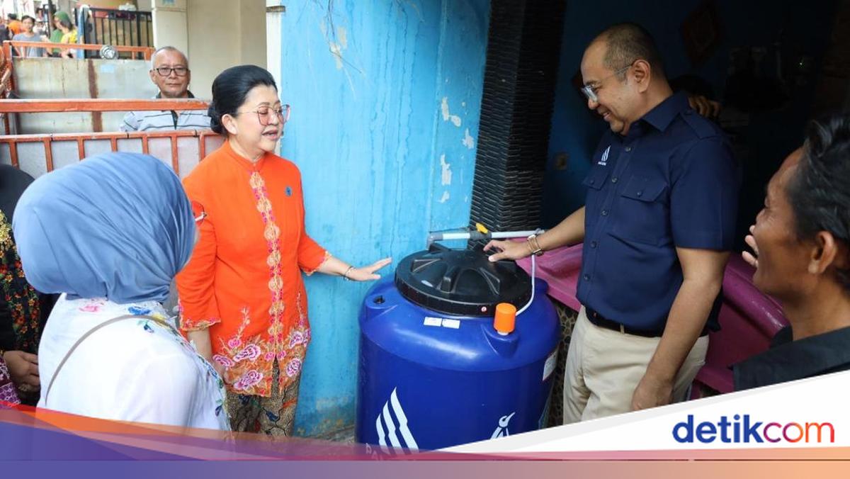 In Celebration of Kartini Day, PAM JAYA and TP PKK Distribute 100 Free Water Tanks to Housewives