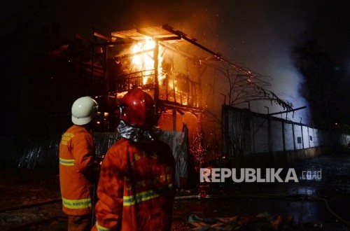 South Jakarta Interior Ministry Office Catches Fire, 75 Firefighters Deployed to Extinguish Blaze