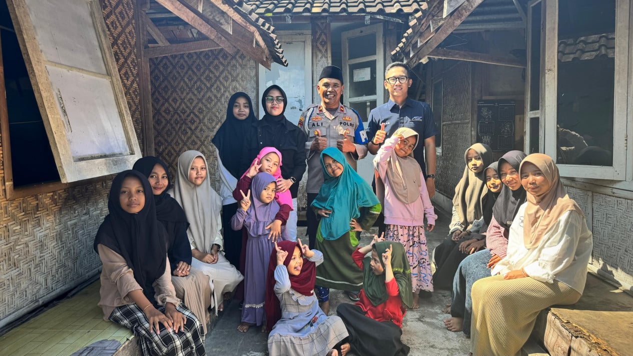 Sahroni Joins in Helping Viral Child Azizah Who Collects Scrap