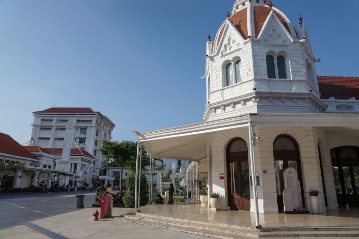 Restructuring the House of Culture