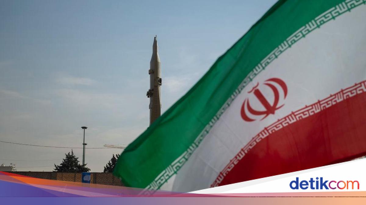 Experts Assess Iran's Absence from Second Negotiations Due to US Imposing Its Will