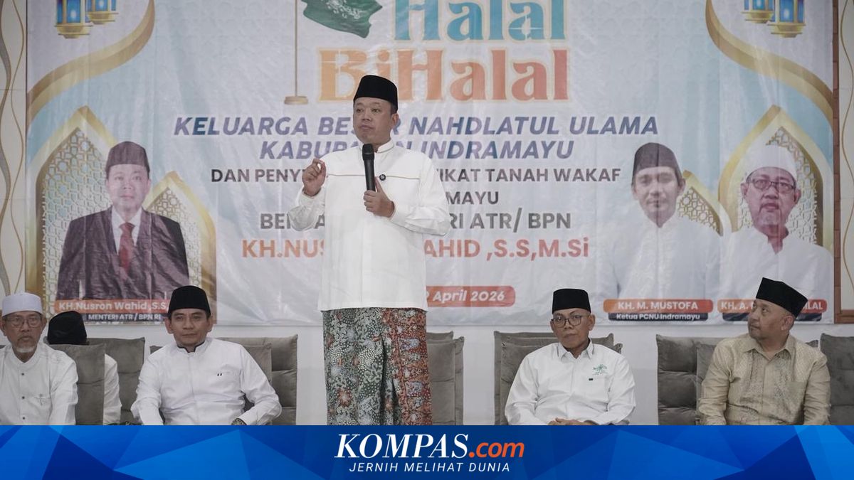Nusron Hands Over Two Waqf Land Certificates for NU Administrative Building in Indramayu