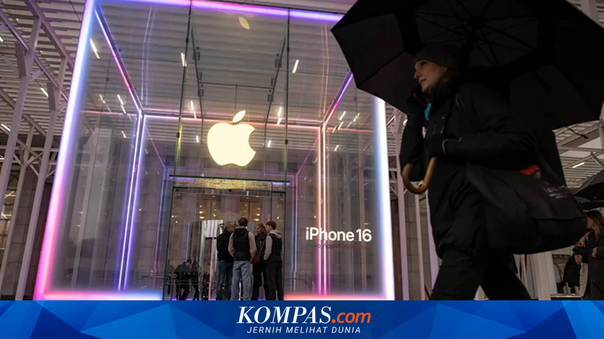 Tim Cook Steps Down as CEO, Apple Shares Immediately Slump