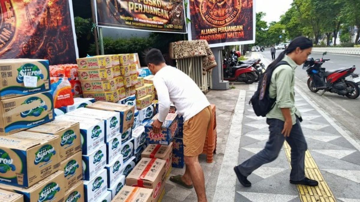 21 April Protest: Crowds Fill East Kalimantan DPRD Office