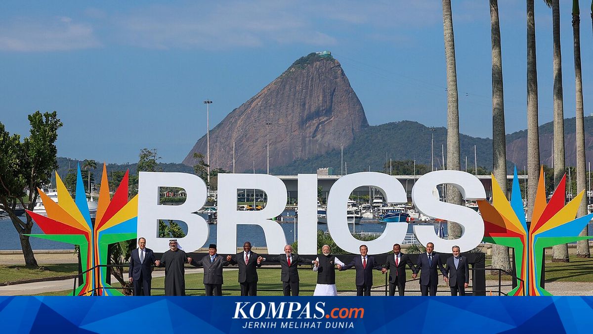 BRICS Countries Stockpile Gold: A Strategy to Break Free from the US Dollar?