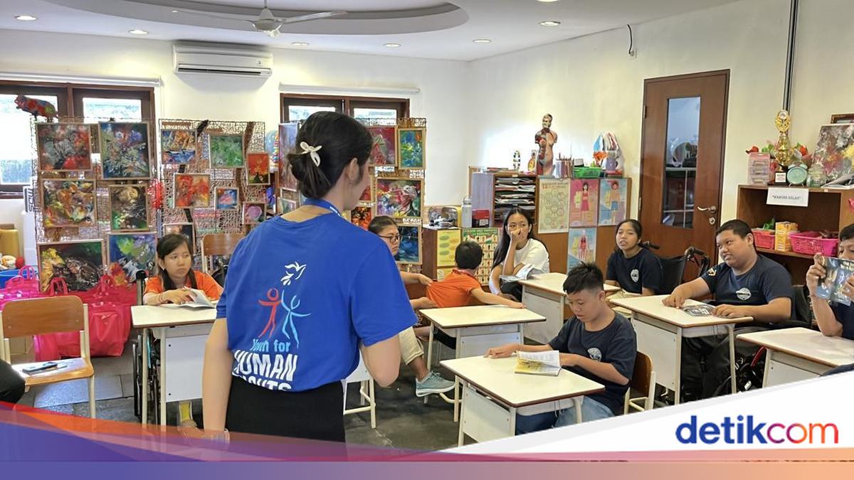 The Spirit of Modern Kartini: This Woman Chooses to Resign for Human Rights Education in Bali