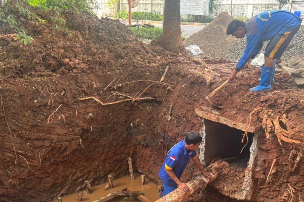 North Jakarta Water Resources Agency Constructs Drainage Ponds to Prevent Flooding in Kelapa Gading