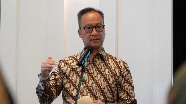Unexpected Remarks from Industry Minister on Electric Vehicle Tax and Rising Fuel Prices