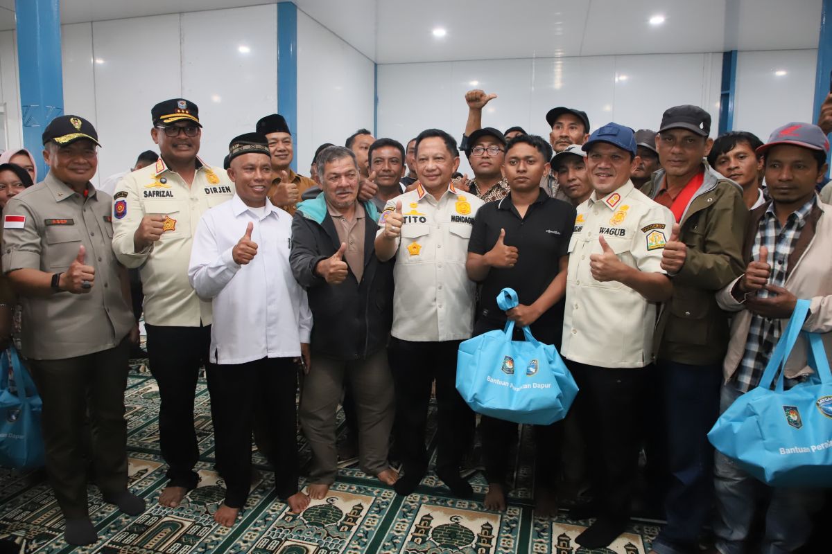 Task Force PRR Distributes Kitchen Equipment Aid in Bener Meriah
