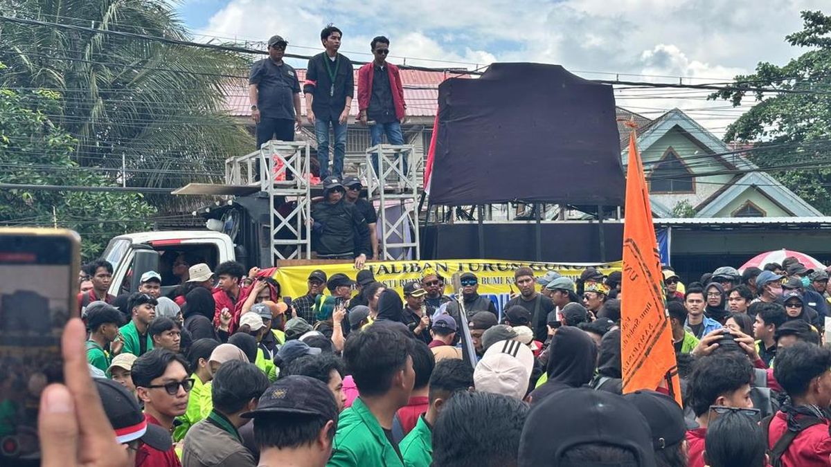Besides at the DPRD, the 21 April Action is Also Held at the East Kalimantan Governor's Office
