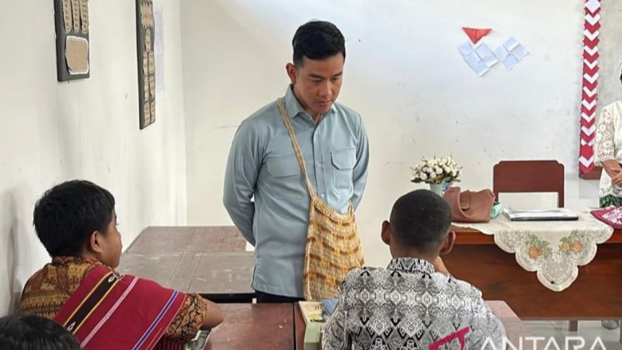 Reviewing MBG Programme in Mimika, Gibran Finds Students Who Never Have Breakfast Before School