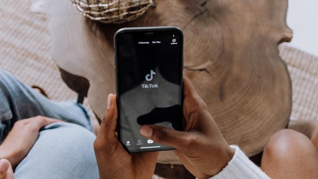 Delivery Workers Protest as TikTok Shop Takes Over Income Sources