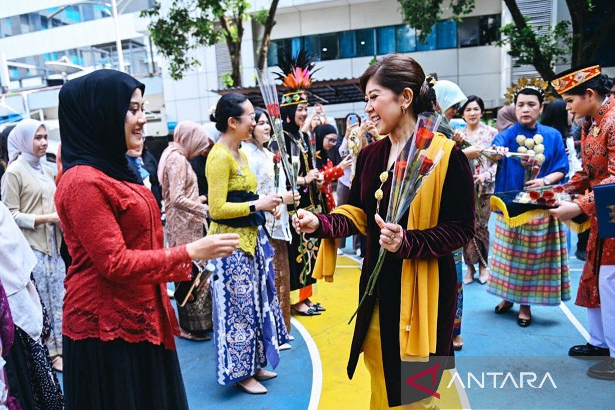 Communications Minister Emphasises Mothers' Role in Successfully Implementing PP Tunas on Kartini Day