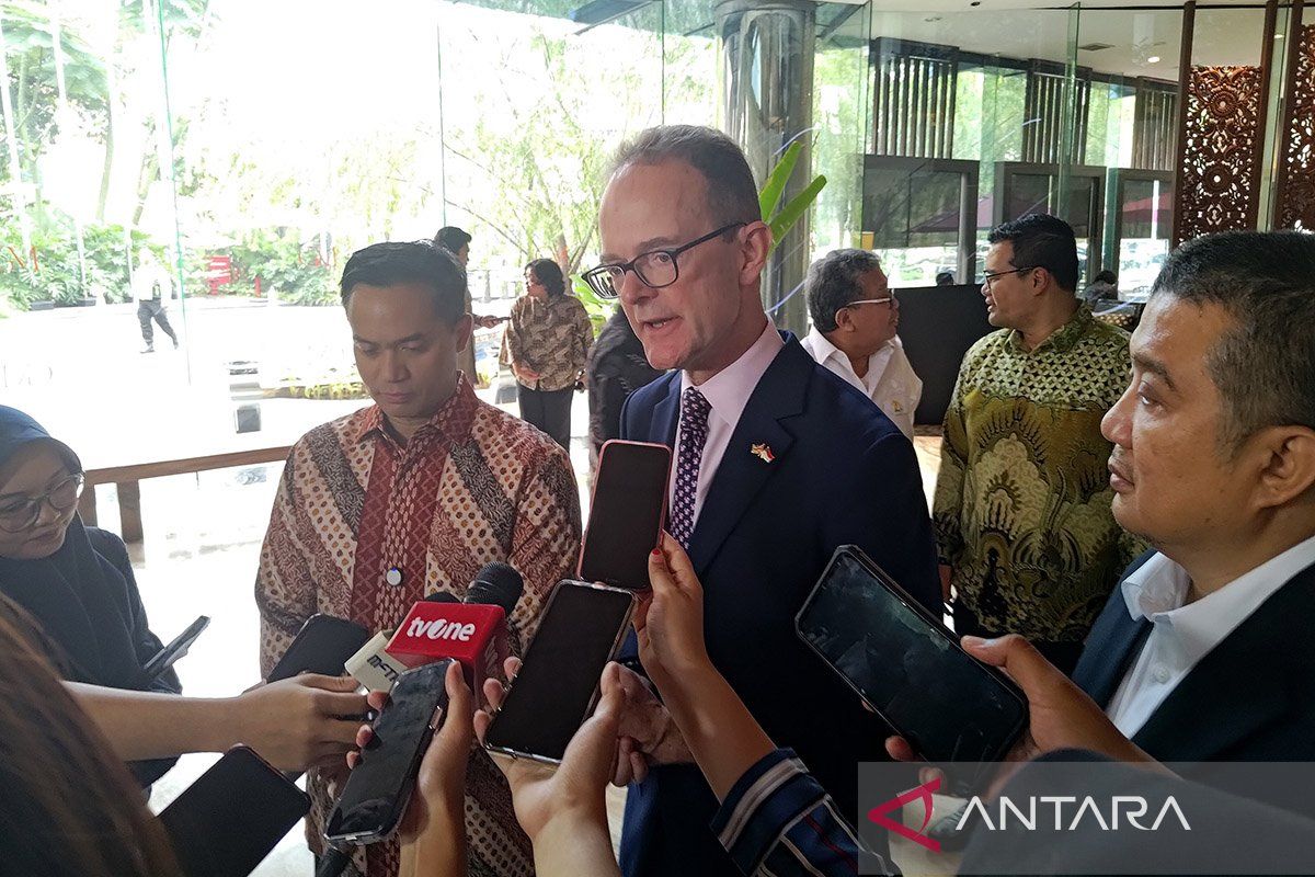 UK Ambassador Views Indonesia's OECD Accession as National Economic Reform Effort