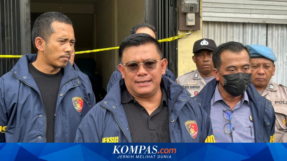 Indonesian Police Raid PT TSL Office in Sidoarjo over Illegal Mobile Phone Imports from China