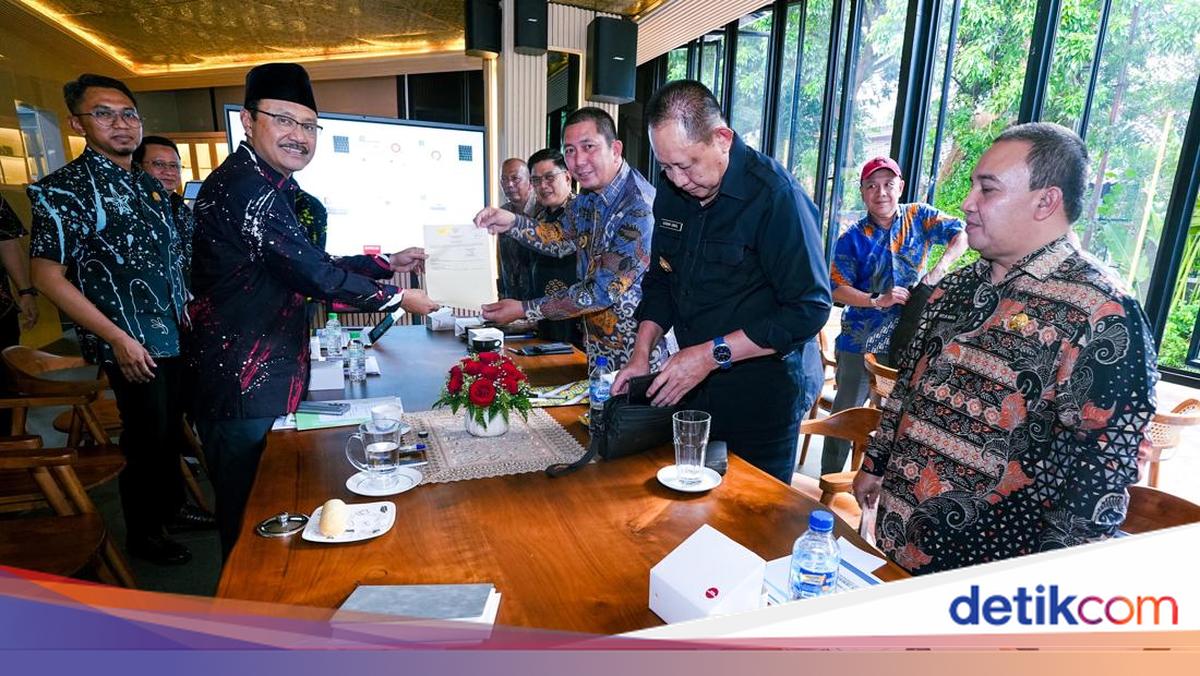 Social Minister Pushes for Accelerated People's Schools in Gorontalo and Pagar Alam