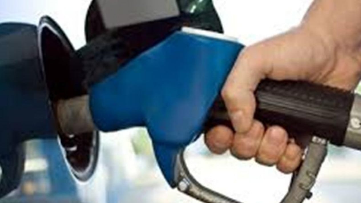 After 3 Increases, China Finally Cuts Fuel Prices for the First Time This Year