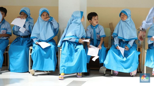 Expert: Indonesia's Education Problems Are Not the Schools, But People's Mindset