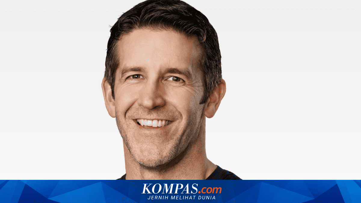 John Ternus as New Apple CEO: AI Challenges and Tim Cook's Legacy