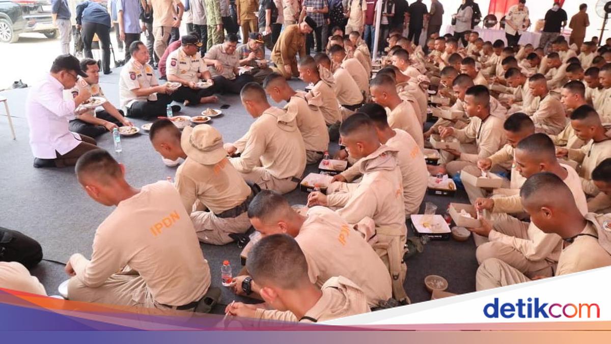 Warm and Simple: Interior Minister's Lunch Moment with IPDN Cadets