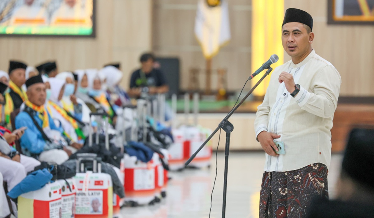 Central Java Deputy Governor Releases First Hajj Batch for 2026 from Solo Embarkation Point