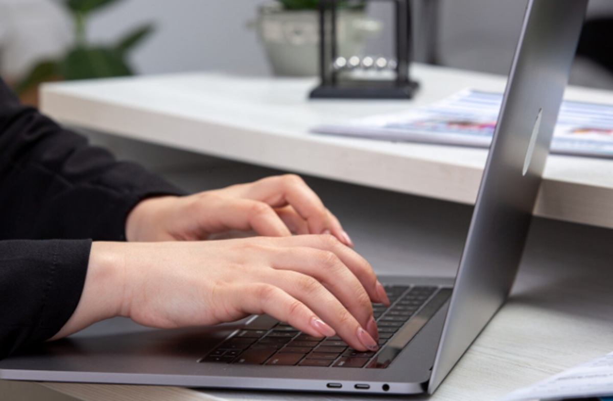 Meta Tracks Employee Activity to Train AI, Staff Complain of Dystopian Atmosphere