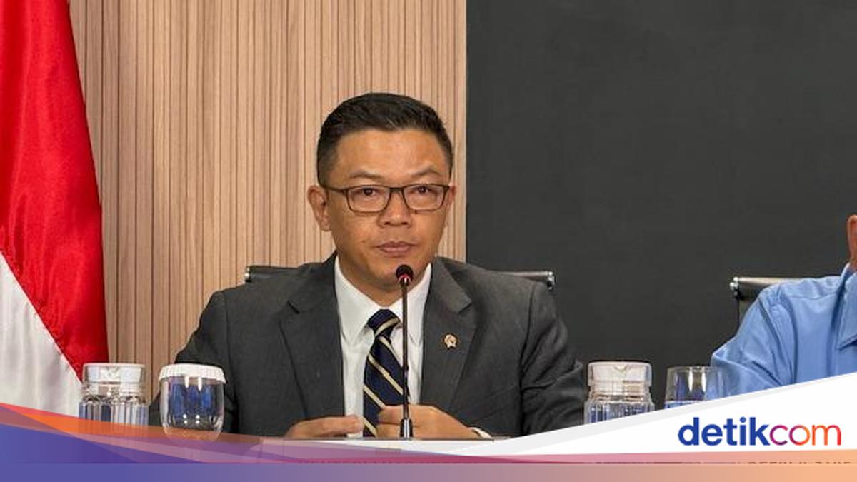 Foreign Minister Explains Basis for US Warship Crossing Malacca Strait