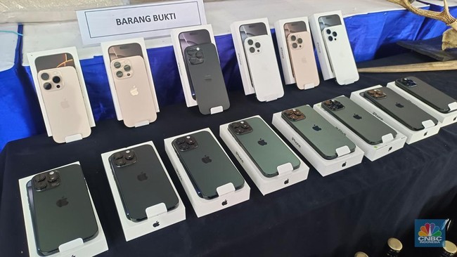 Police Seize 57,000 Illegal Chinese iPhones Worth Rp 225 Billion