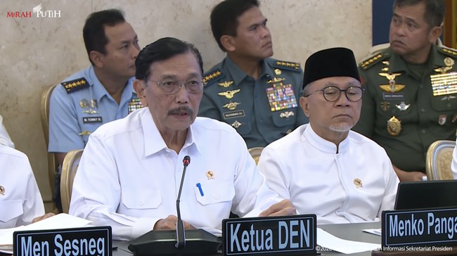 Reporting to Prabowo, Luhut: Indonesia's Economy Secure and Stable for the Next Three Months