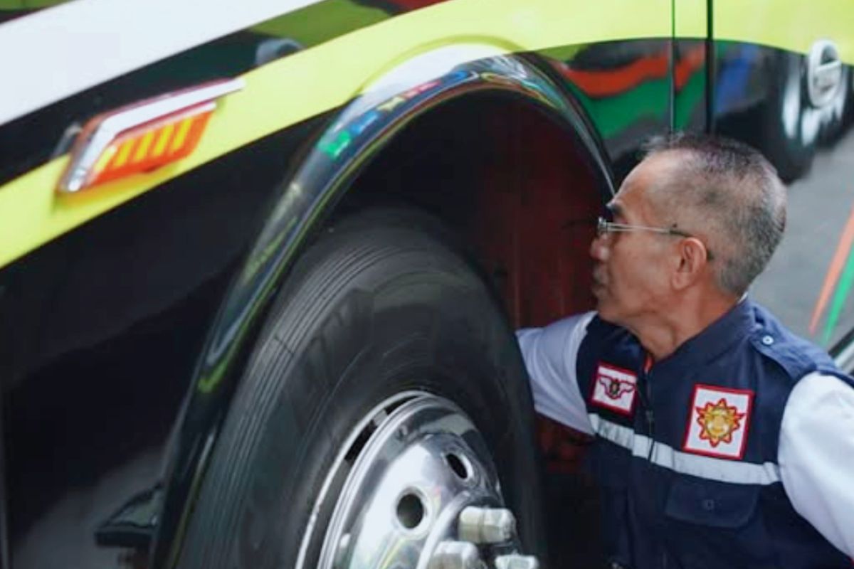 Karawang Regency conducts ramp check on pilgrim transport fleet
