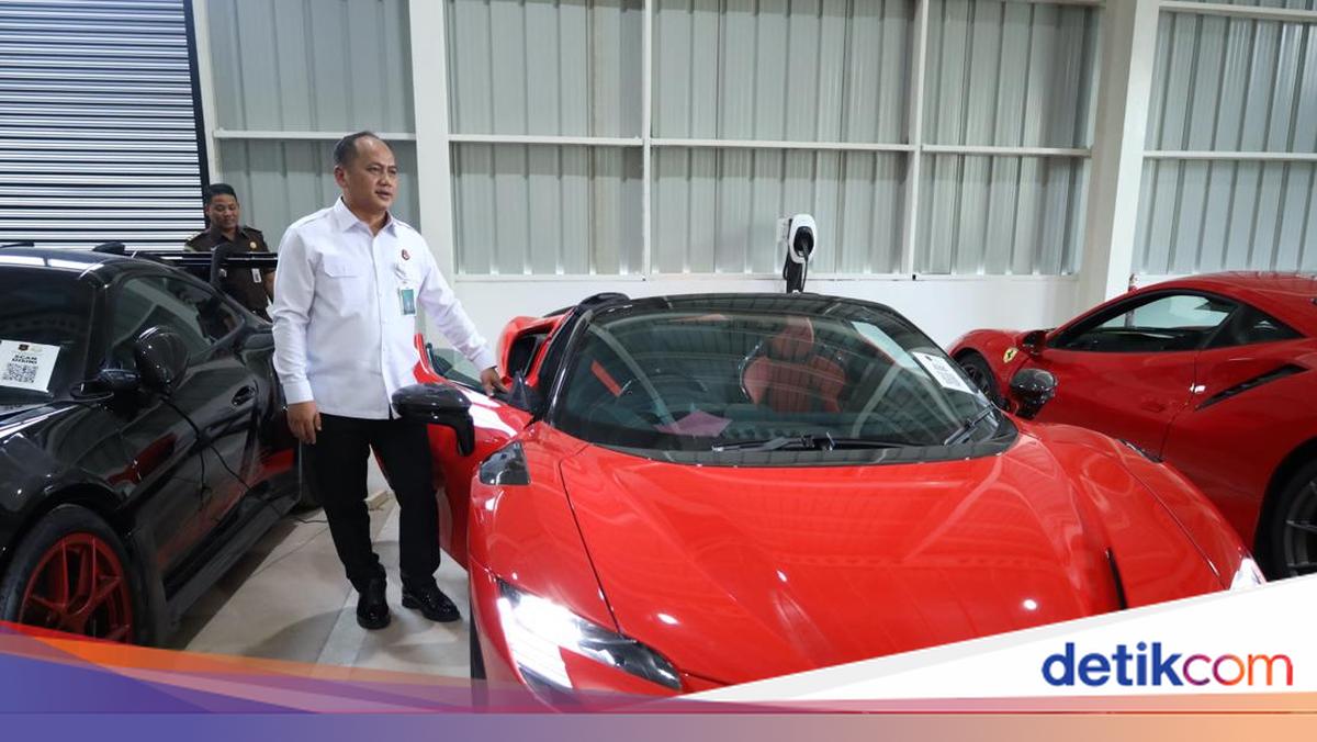 From Ferrari to Gold Paintings: Prosecutor's Office to Auction Assets Totaling Rp 100 Billion
