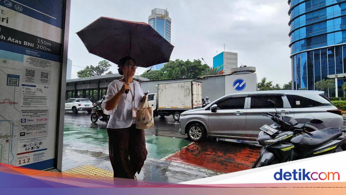 Why Is It Still Raining in the Dry Season? BMKG Explains